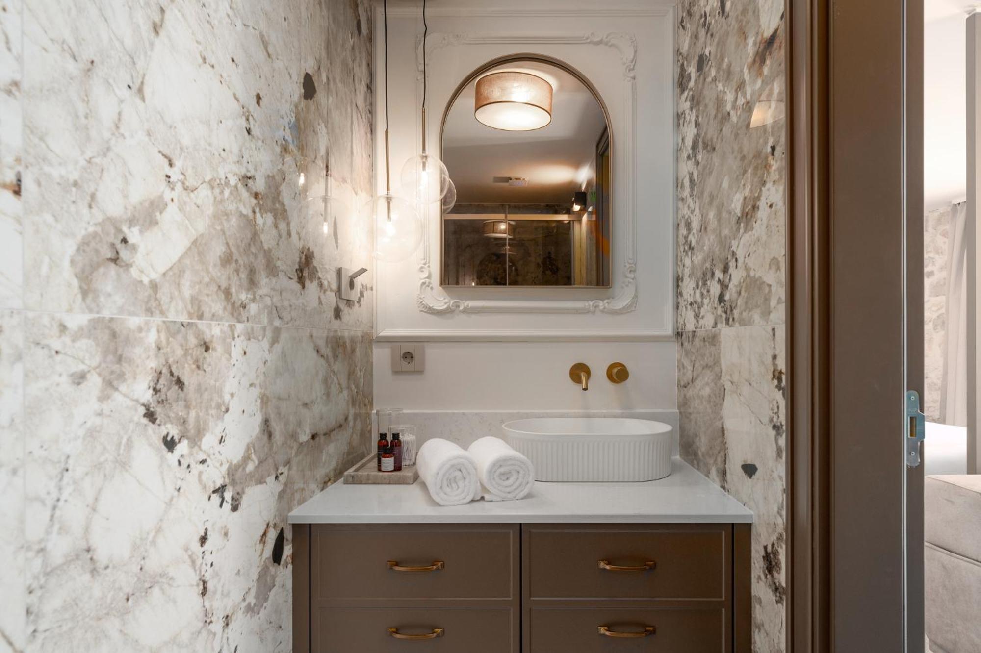 ורסאר Silent Stone Apartment מראה חיצוני תמונה