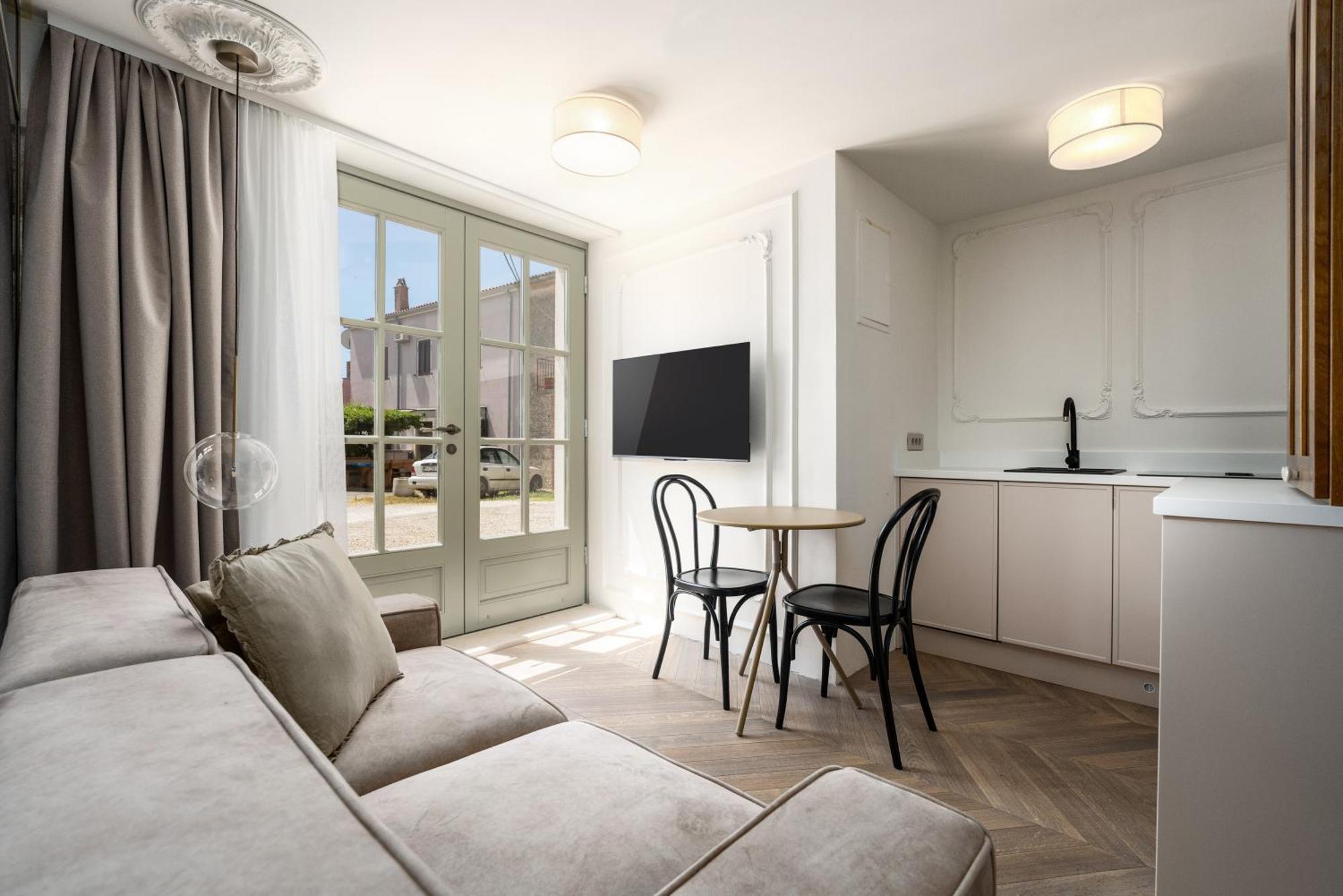 ורסאר Silent Stone Apartment מראה חיצוני תמונה